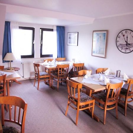 Hotel Zur Flora إسن المظهر الخارجي الصورة